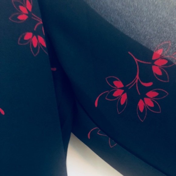 Cold shoulder long sleeve blouse - Picture 4 of 4